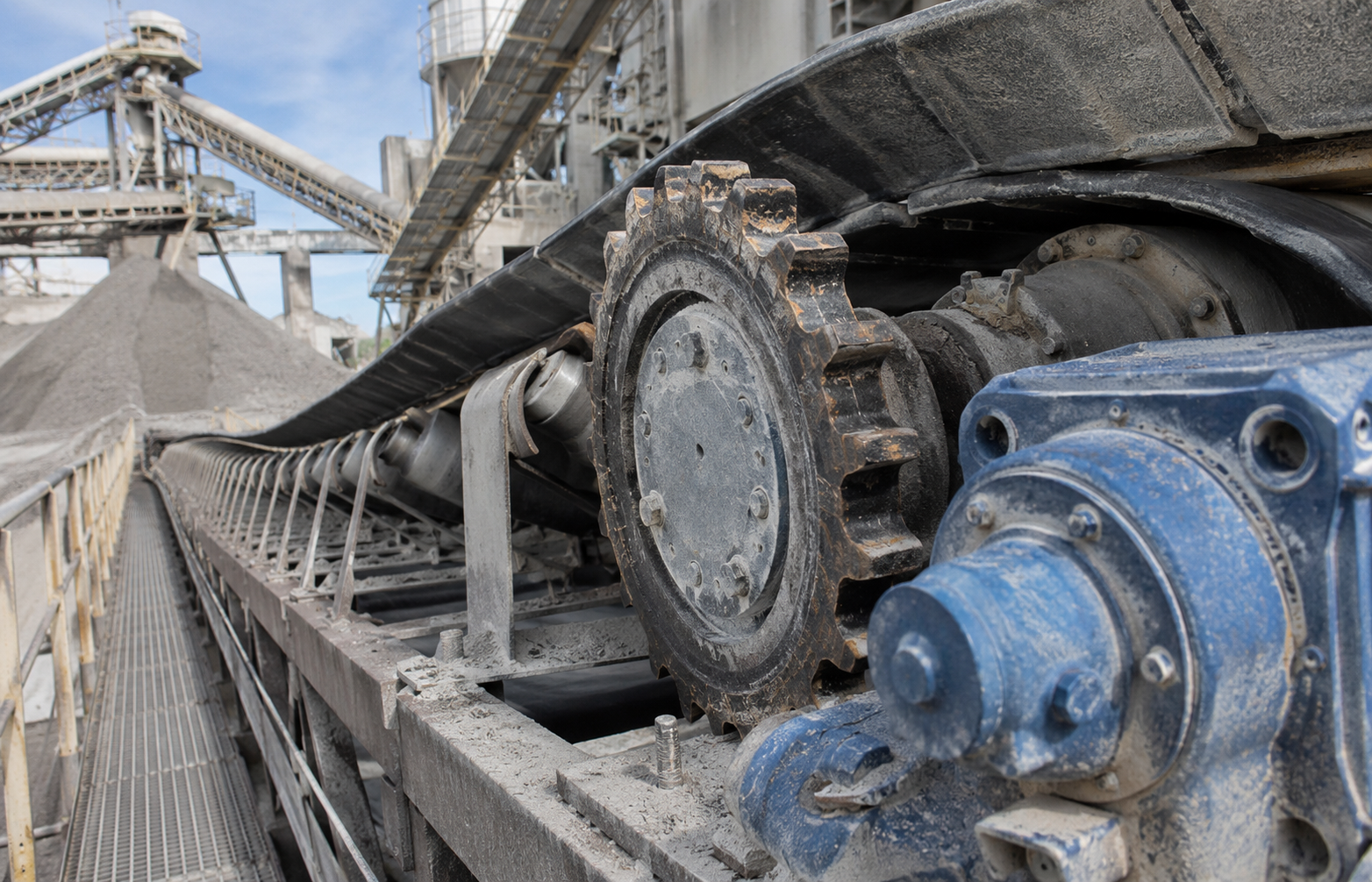 Heavy conveyor and drive equipment used in cement plant bulk handling